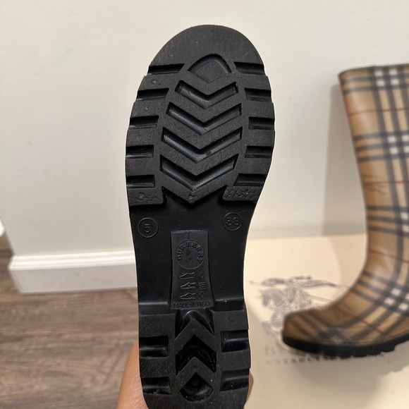 Plaid Burberry Rainboots - Picture 10 of 12